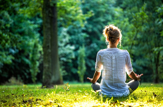 Woman_Meditating_Outdoors